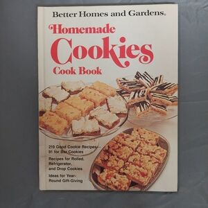 Better Homes and Gardens Homemade Cookies Cook Book 219 Good cookie recipes